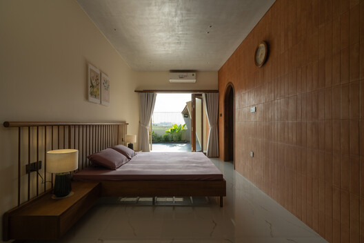 Casa de la Tía Cuatro / AHA Architects - Fotografía interior, Dormitorio, Madera, Iluminación, Camas