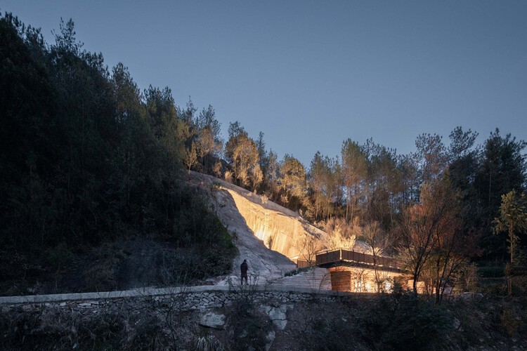 Beyond Manufactured Landscapes: Quarries as Sites for Interdisciplinary Collaboration - Image 23 of 30