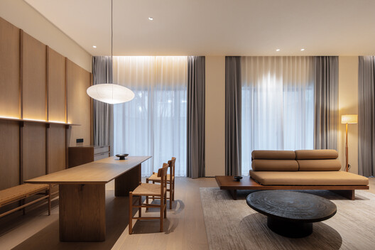 Jiangnan House Yangzhou Guangling / B.L.U.E. Architecture Studio Jiangnan House Yangzhou Guangling / B.L.U.E. Architecture Studio - Interior Photography, Living Room, Wood, Lighting, Table, Chair