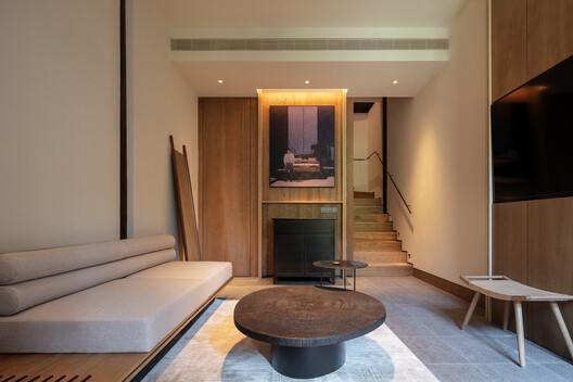 Jiangnan House Yangzhou Guangling / B.L.U.E. Architecture Studio Jiangnan House Yangzhou Guangling / B.L.U.E. Architecture Studio - Interior Photography, Living Room, Wood, Lighting, Chair