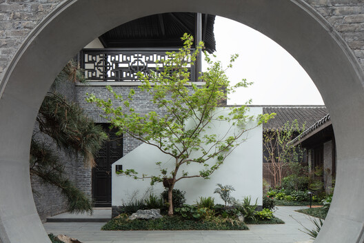 Jiangnan House Yangzhou Guangling / B.L.U.E. Architecture Studio Jiangnan House Yangzhou Guangling / B.L.U.E. Architecture Studio - Exterior Photography, Garden, Concrete, Courtyard