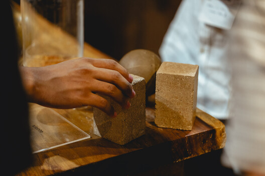 Perspectivas desde La Feria De Diseño Medellín: Bienestar, Innovación y Miradas Globales del Diseño - Imagen 9 de 22