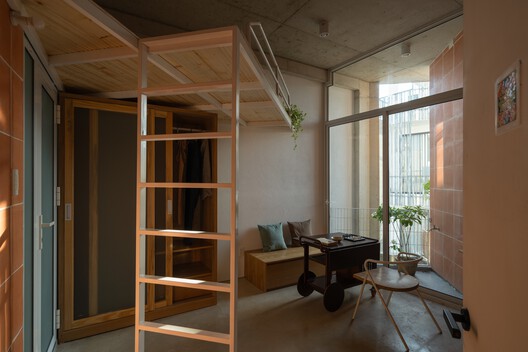 Casa Gia Dinh / G+architects - Fotografia de Interiores, Madeira, Iluminação, Vidro, Cadeira