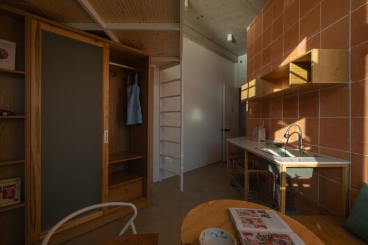 Casa Gia Dinh / G+architects - Fotografia de Interiores, Madeira, Cadeira