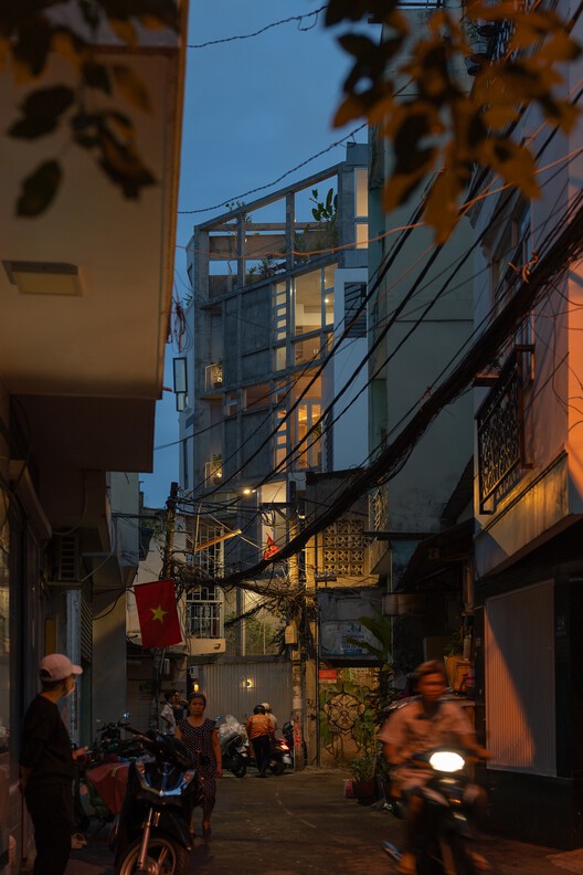 Casa Gia Dinh / G+architects - Fotografia de Interiores, Iluminação, Balcão