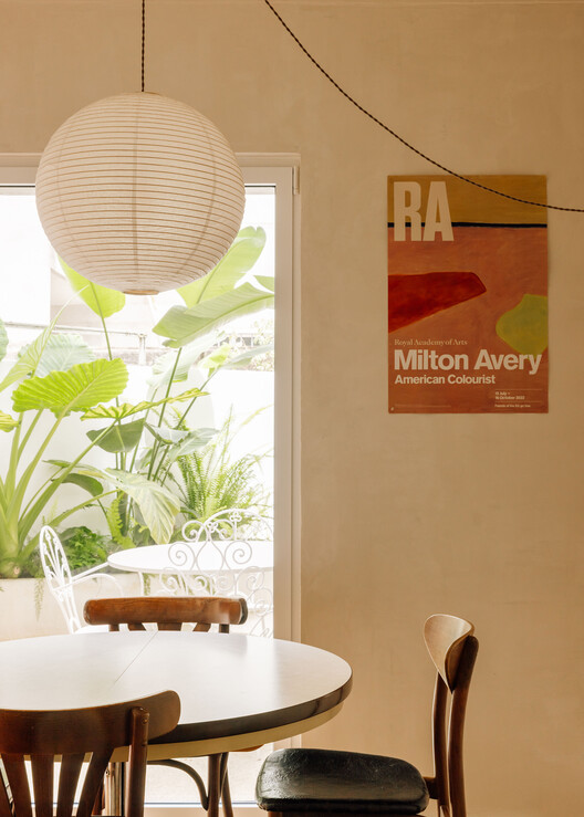 Transformação de Espaço Comercial para um Apartamento / Jose-studio - Fotografia de Interiores, Madeira, Iluminação, Cadeira