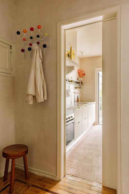 Transformação de Espaço Comercial para um Apartamento / Jose-studio - Fotografia de Interiores, Armário, Madeira, Iluminação, Porta