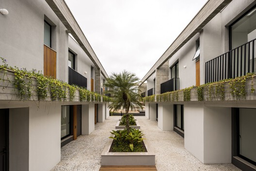 Casas Otto / Nommo Arquitetos Casas Otto / Nommo Arquitetos - Fotografia de Exterior, Balcão, Aido