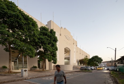 Estadio Juan Demóstenes Arosemena / David Tapia + Rafael Watson + Daniel Young + Jorge Arosemena - Fotografía exterior