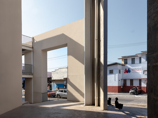 Estadio Juan Demóstenes Arosemena / David Tapia + Rafael Watson + Daniel Young + Jorge Arosemena - Fotografía exterior, Concreto