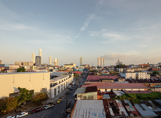 Estadio Juan Demóstenes Arosemena / David Tapia + Rafael Watson + Daniel Young + Jorge Arosemena - Fotografía exterior, Fachada, Urbano