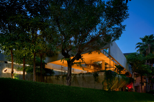 Bumi Pakubuwono / WOFF - Fotografia de Exterior, Balcão