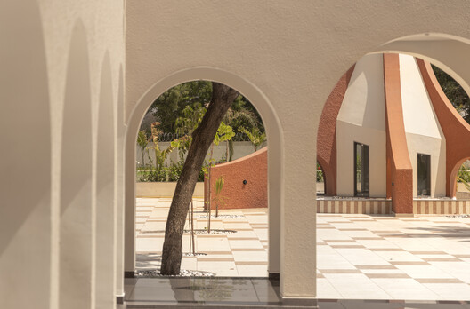Temple Complex and Community Center Nardipur / Raasa Architects Temple Complex and Community Center Nardipur / Raasa Architects - Image 15 of 27