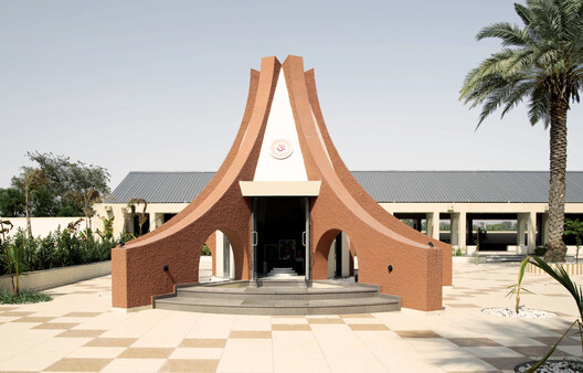 Temple Complex and Community Center Nardipur / Raasa Architects Temple Complex and Community Center Nardipur / Raasa Architects - Image 17 of 27