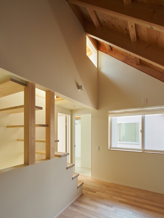 双屋顶之家 / KOMINORU Design - 室内图, 木头, 灯