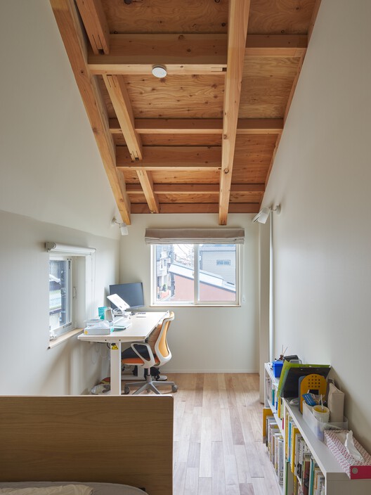 双屋顶之家 / KOMINORU Design - 室内图, 木头, 灯