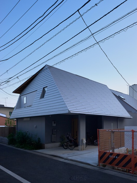 双屋顶之家 / KOMINORU Design - 建筑图