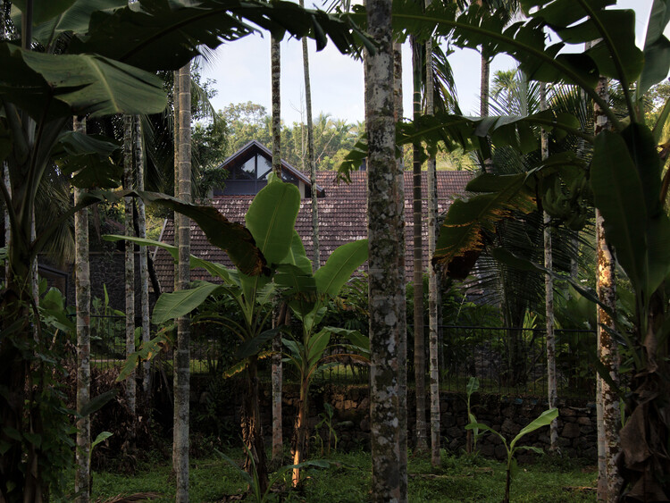 Casa em Edavanna / ZERO STUDIO - Imagem 8 de 27