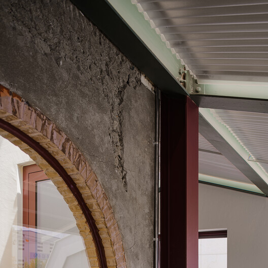 Old House Renovation into Paint Company HQ / pH7 Architects - Image 22 of 41