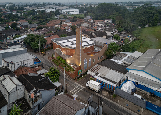 Jami At-Taqwa Mosque Cibinong / Ismail Solehudin Architecture - Image 36 of 41