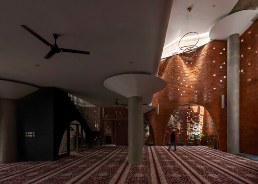 Jami At-Taqwa Mosque Cibinong / Ismail Solehudin Architecture - Interior Photography