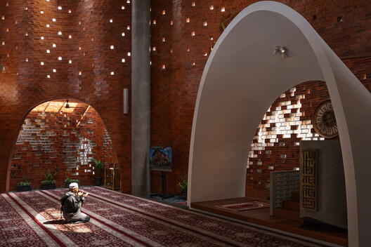 Jami At-Taqwa Mosque Cibinong / Ismail Solehudin Architecture - Image 24 of 41
