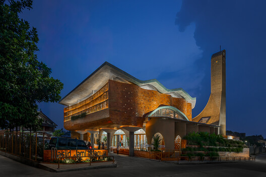 Jami At-Taqwa Mosque Cibinong / Ismail Solehudin Architecture - Exterior Photography
