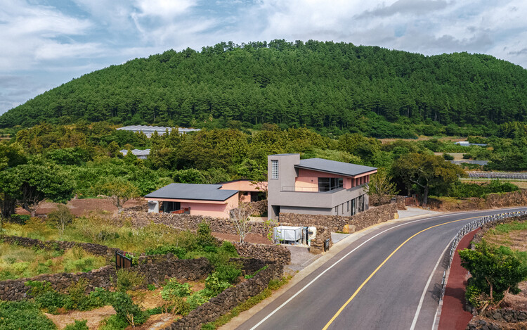 Casa dos Muros de Pedra / Atelier O - Fotografia de Exterior