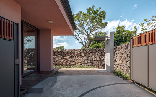 Casa dos Muros de Pedra / Atelier O - Fotografia de Exterior, Concreto, Aido