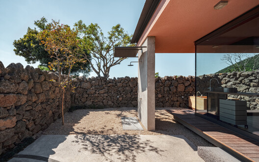 Casa dos Muros de Pedra / Atelier O - Imagem 22 de 29