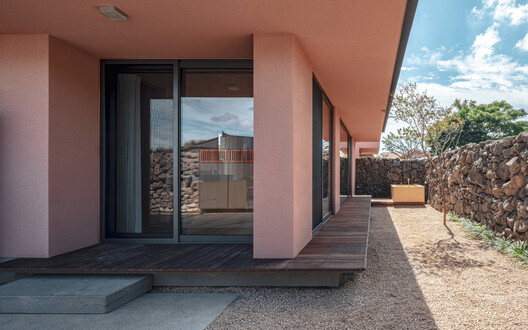 Casa dos Muros de Pedra / Atelier O - Fotografia de Interiores