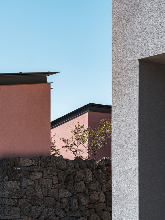 Casa dos Muros de Pedra / Atelier O - Imagem 18 de 29