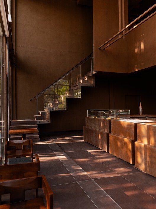 True Black Coffee Bar / NaaV Studio True Black Coffee Bar / NaaV Studio - Image 7 of 22
