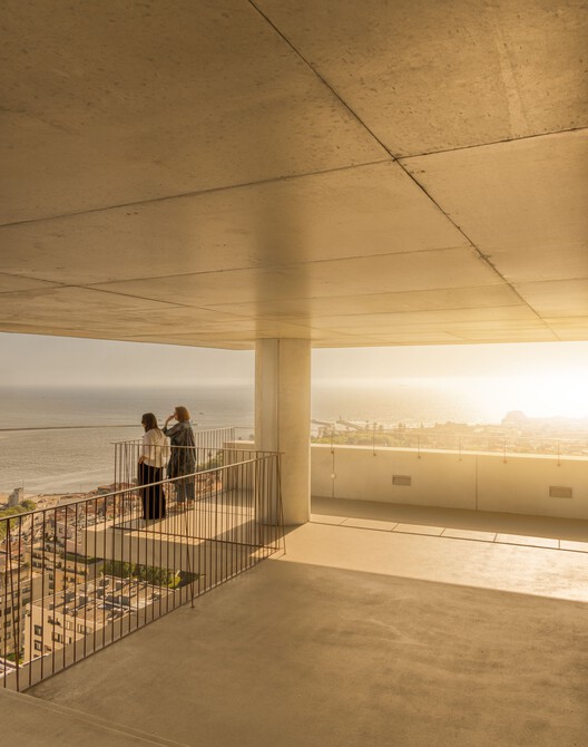 米拉马尔海景大厦 / OODA 米拉马尔海景大厦 / OODA - 室内图, 阳台