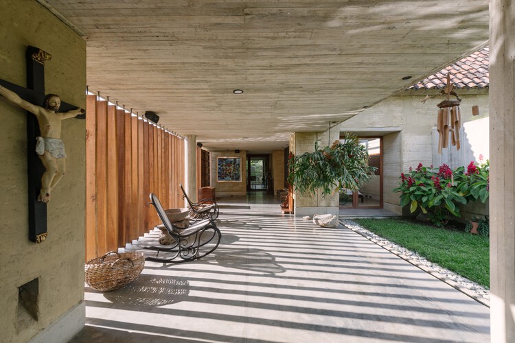 Casa Franco / Taller Espacio Colectivo - Fotografía interior, Madera, Concreto, Pilares, Fijación Vigas