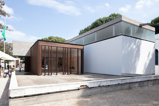 巴西馆在 2025 年威尼斯双年展上探索亚马逊地区的古老基础设施 - 22 的图像 35