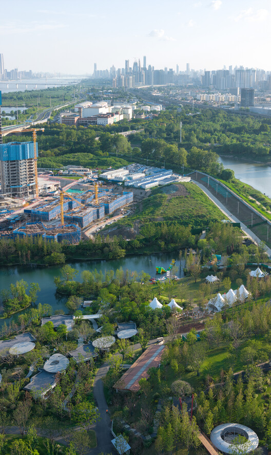 Segundo baño público en la Isla Luke, Wuhan / Atelier Palimpsest - Imagen 7 de 31