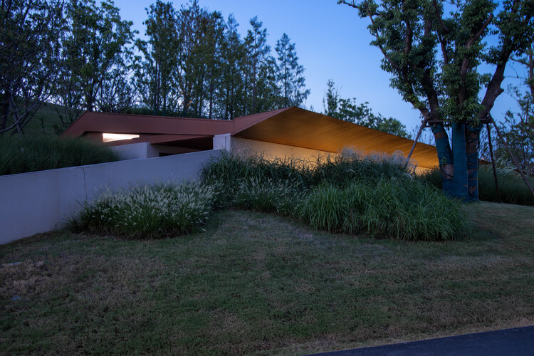 El segundo baño público en Luke Island en Wuhan/Atelier Palimpsest - Imagen 14 de 31