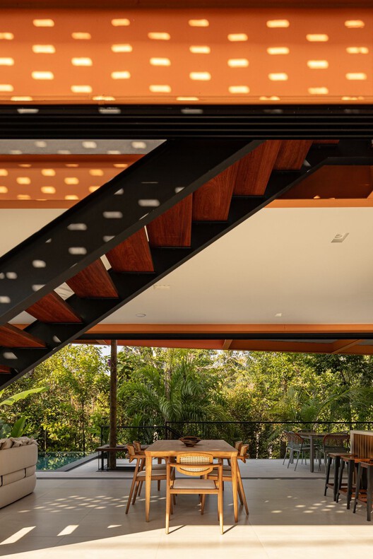 Casa Pupunha  / Laurent Troost Architectures + Hana Eto Gall Paisagismo - Fotografía interior, Madera, Fijación Vigas, Balcón