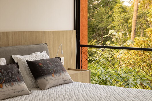 Casa Pupunha  / Laurent Troost Architectures + Hana Eto Gall Paisagismo - Fotografía interior, Dormitorio, Camas, Madera