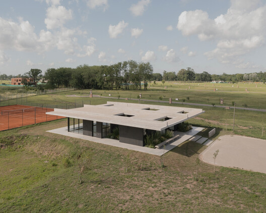 Pavilhão de Serviços / VDV ARQ Pavilhão de Serviços / VDV ARQ - Imagem 6 de 19