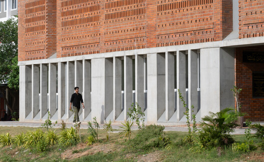 Escola Anjuman / KSM Architecture - Imagem 9 de 27