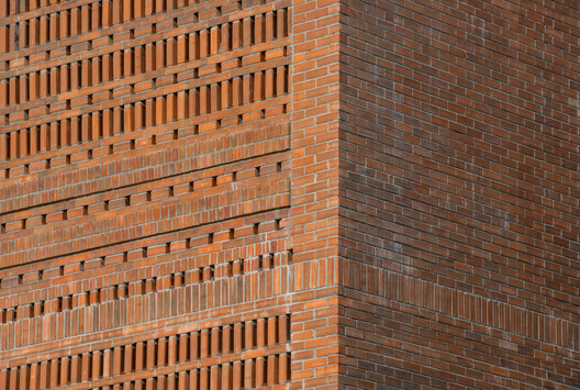 Escola Anjuman / KSM Architecture - Imagem 17 de 27