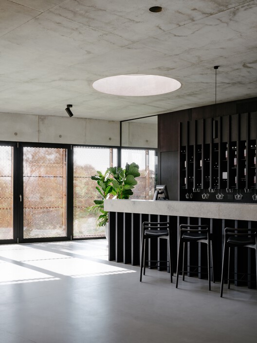 Winery Tenute Maestrale / Spaziozero + X Architekten Winery Tenute Maestrale / Spaziozero + X Architekten - Interior Photography, Kitchen, Lighting, Chair