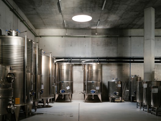 Winery Tenute Maestrale / Spaziozero + X Architekten Winery Tenute Maestrale / Spaziozero + X Architekten - Image 7 of 25