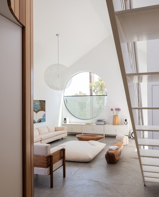 Casa Flor / Craig Steely Architecture Casa Flor / Craig Steely Architecture - Fotografia de Interiores, Sala de Estar, Madeira, Iluminação, Cadeira