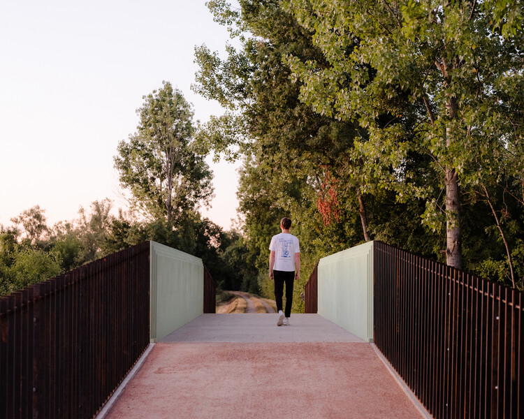 布瓦运河步行桥 / A.TM - 建筑图