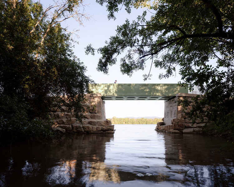 布瓦运河步行桥 / A.TM - 建筑图, 滨水