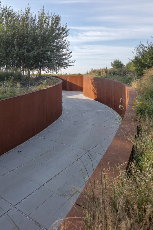 Casa na Encosta / 77 Studio architecture - Fotografia de Exterior