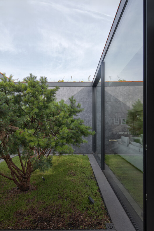 House on Slope / 77 Studio Architecture - Imagen 12 de 30